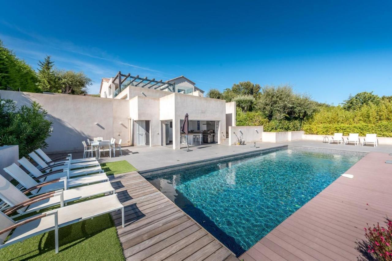 הוילה לס איסאמברה Vue Panoramique Sur La Baie De St Tropez מראה חיצוני תמונה