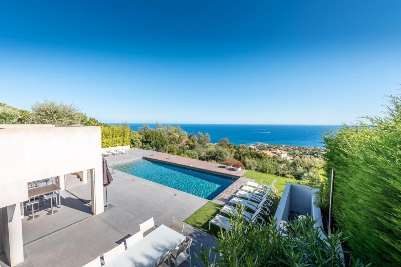 הוילה לס איסאמברה Vue Panoramique Sur La Baie De St Tropez מראה חיצוני תמונה