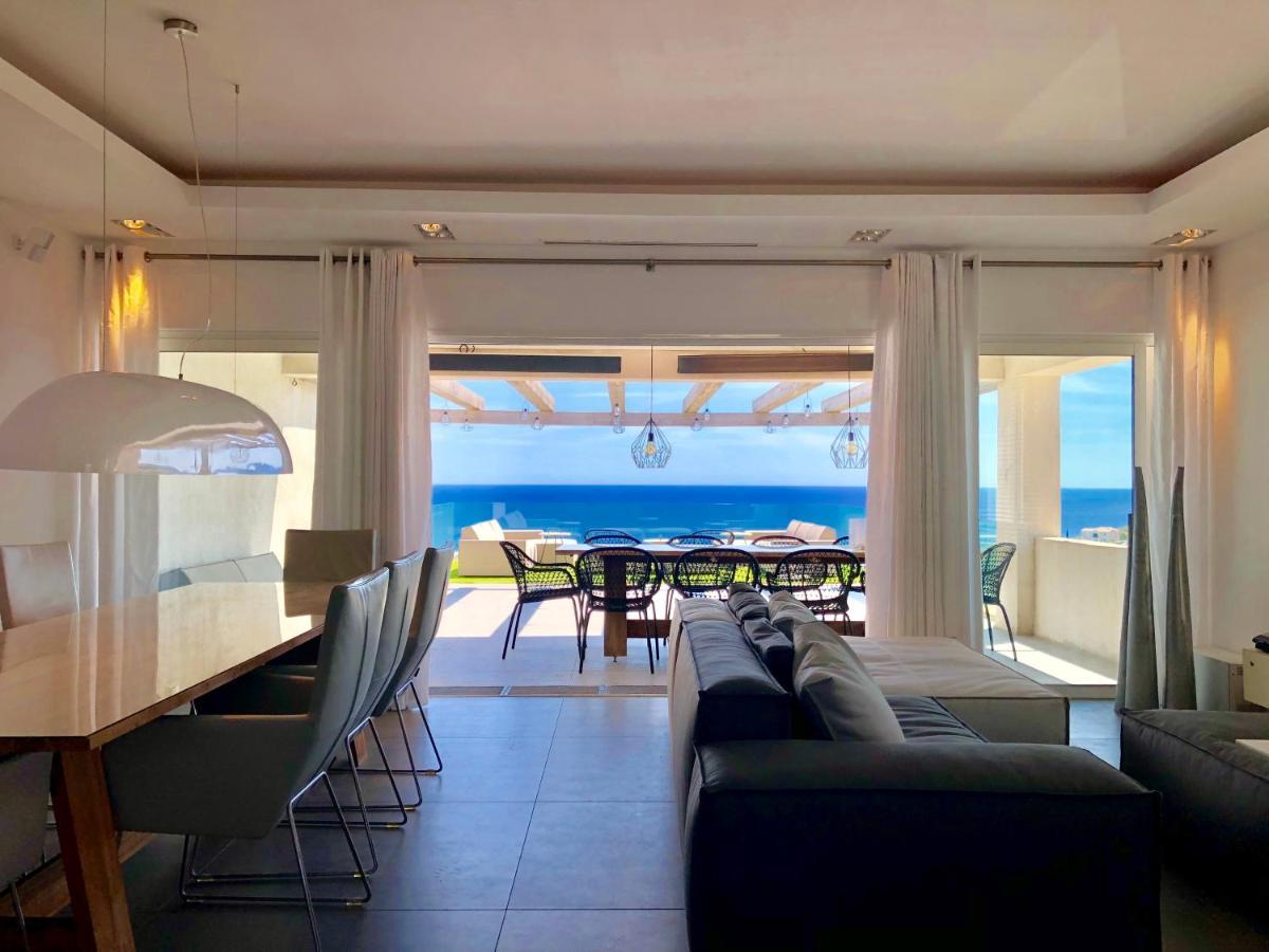 הוילה לס איסאמברה Vue Panoramique Sur La Baie De St Tropez מראה חיצוני תמונה